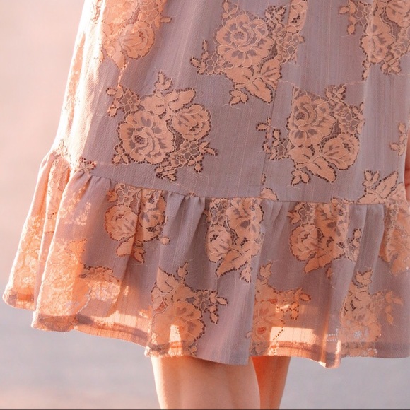 LAST1⭐️Love Letters Babydoll Lace Dress In Taupe⭐️ - Picture 7 of 7